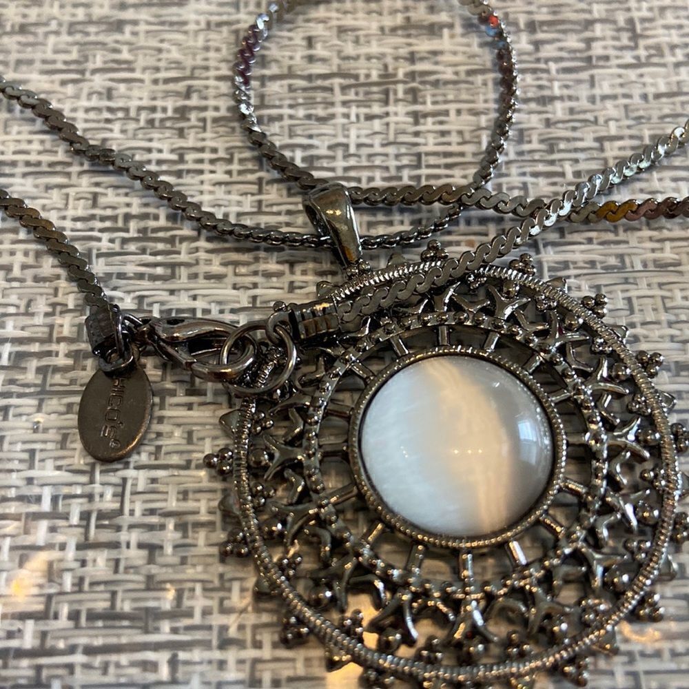 Chico’s Necklace NWOT Dark gray chain with oval Pearl Stone 18”